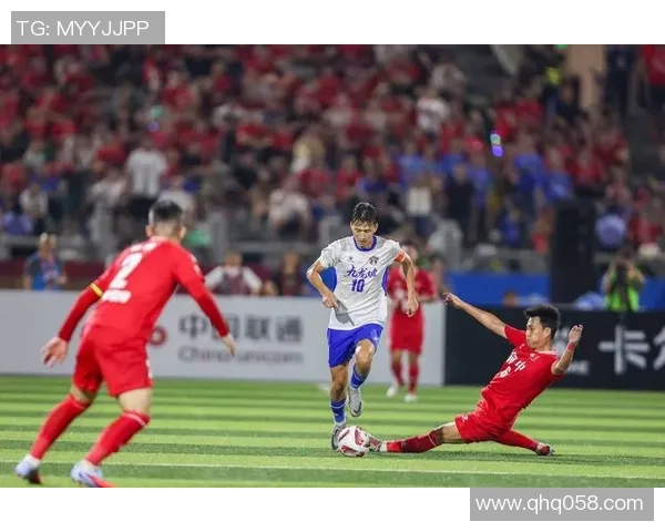 对话黄伟:回顾足球生涯中的挑战与成就分享 对话黄伟:回顾足球生涯中的挑战与成就分享